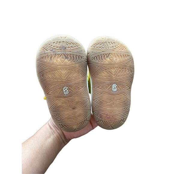 Nike Kyrie SpongeBob Sneakers boys toddler 4C - Picture 4 of 5